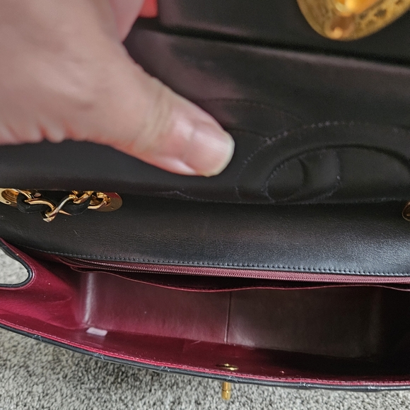 Chanel xl flap - Picture 13 of 17